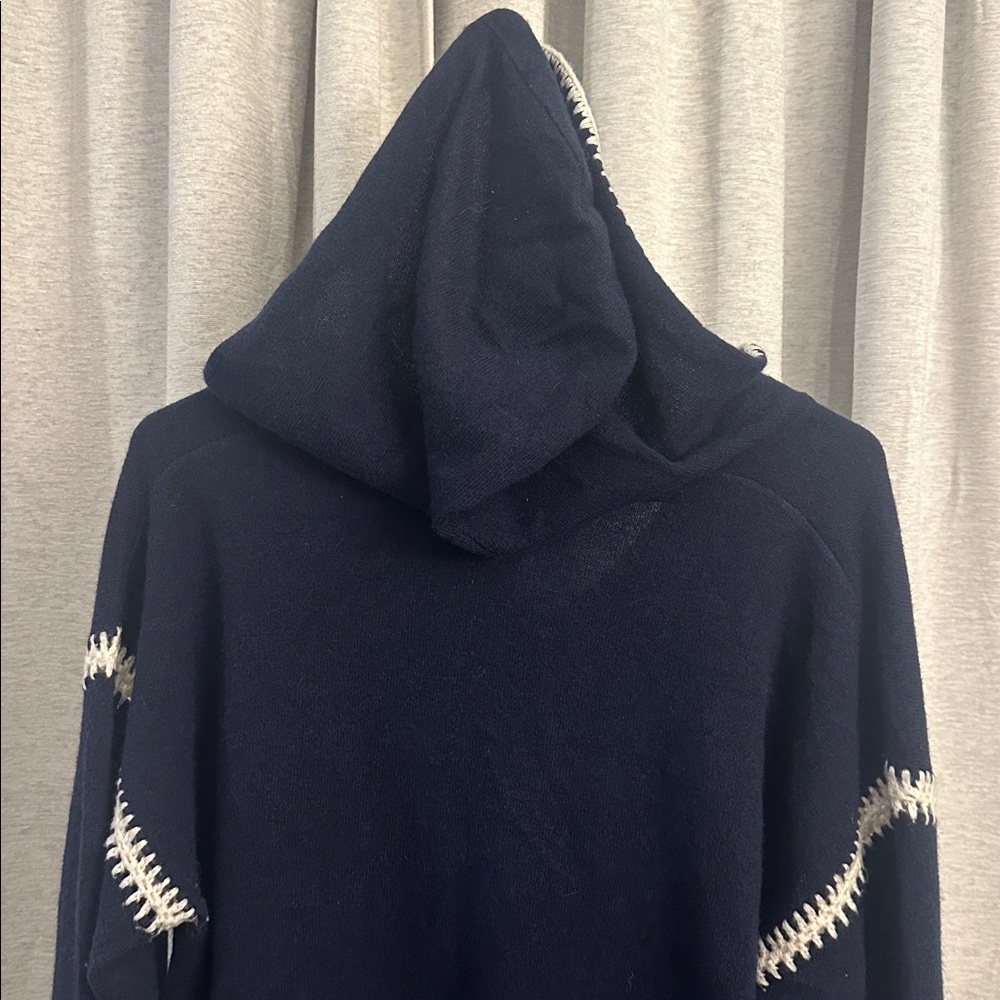 Johnny Was The Whipstitch Hoodie on website
Large Cashmere Wool Lightweight Blue - Picture 10 of 14